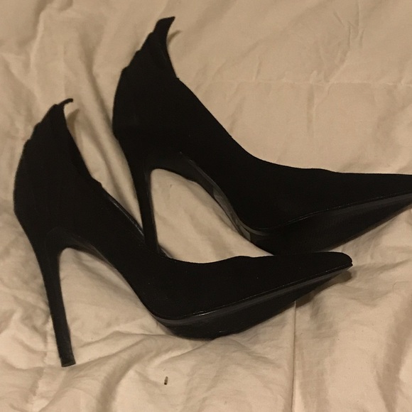 Pumps - Picture 2 of 5